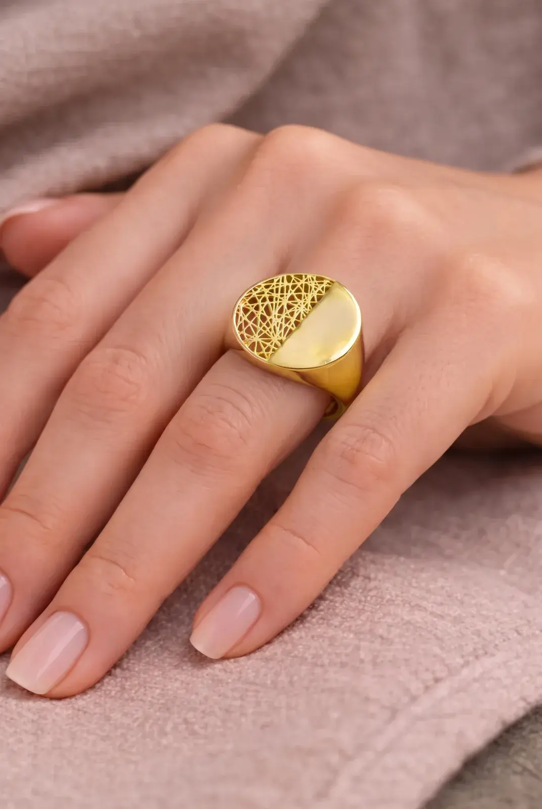 Lattice Mirror Oval Ring — worn